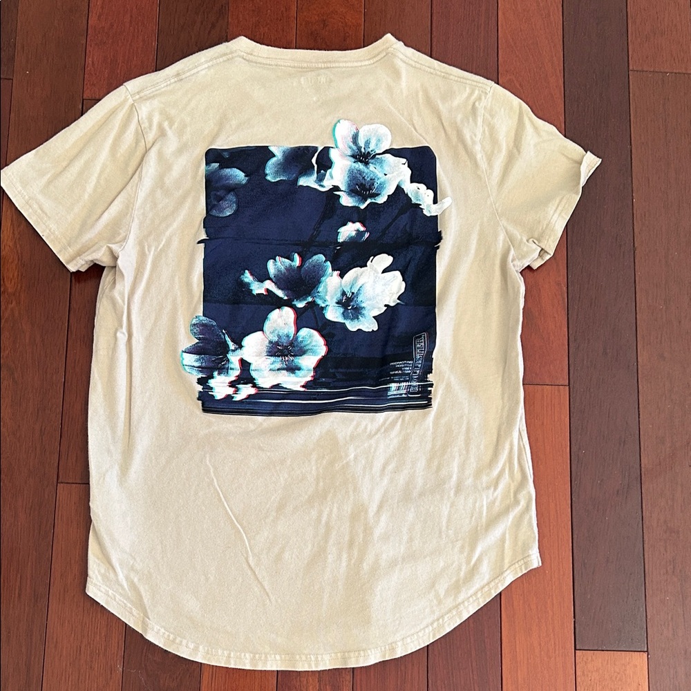 Hollister Cream and Blue Floral Graphic Tee